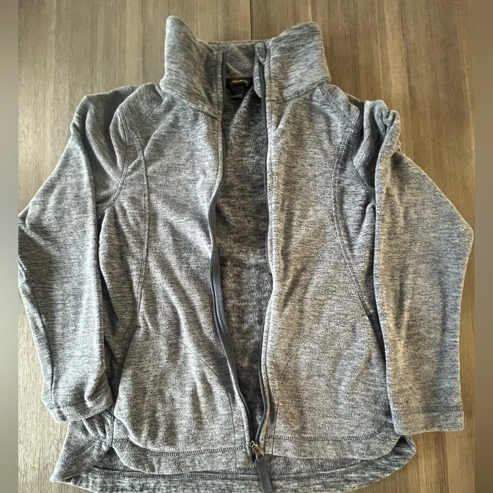 Eddie Bauer Women’s Gray Soft full zipper sweater jacket w/ pockets Small - Picture 3 of 11